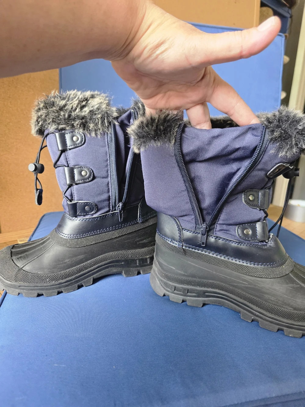 DREAM PAIRS Thinsulate 200g Winter Snow Boots Navy Faux Fur Waterproof Kids Sz 4